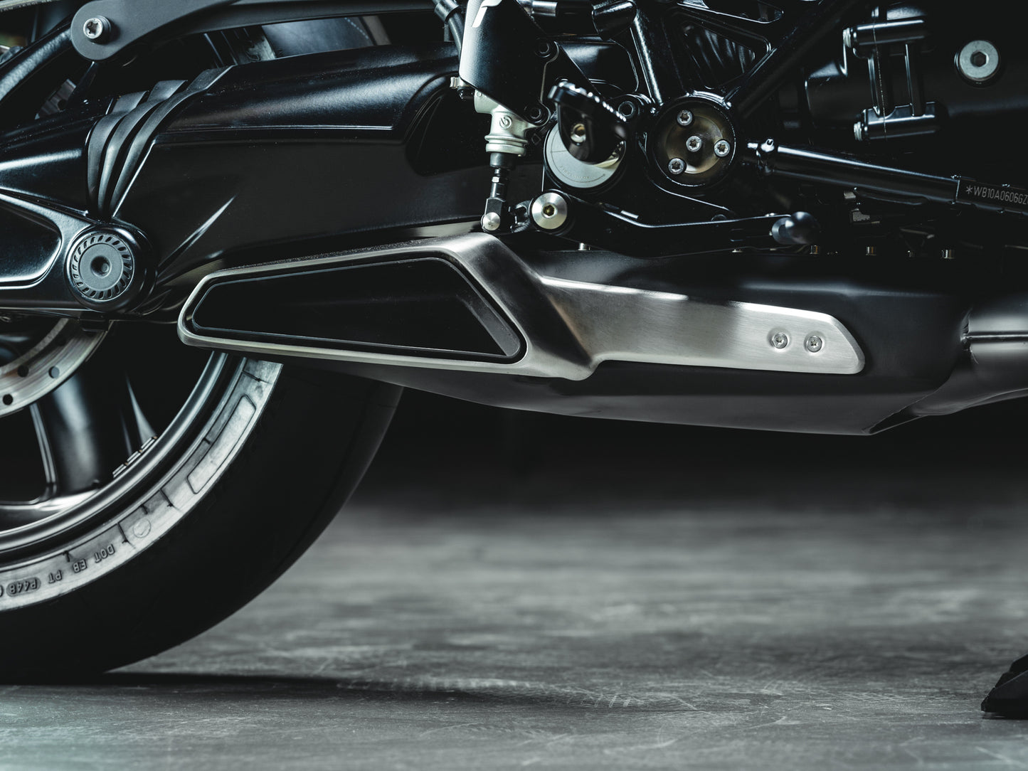 2016 BMW R NineT V15 "TinMan" by Vagabund Moto